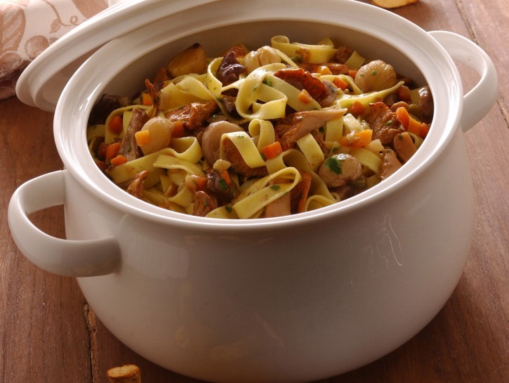 Tagliatelle, funghi e castagne