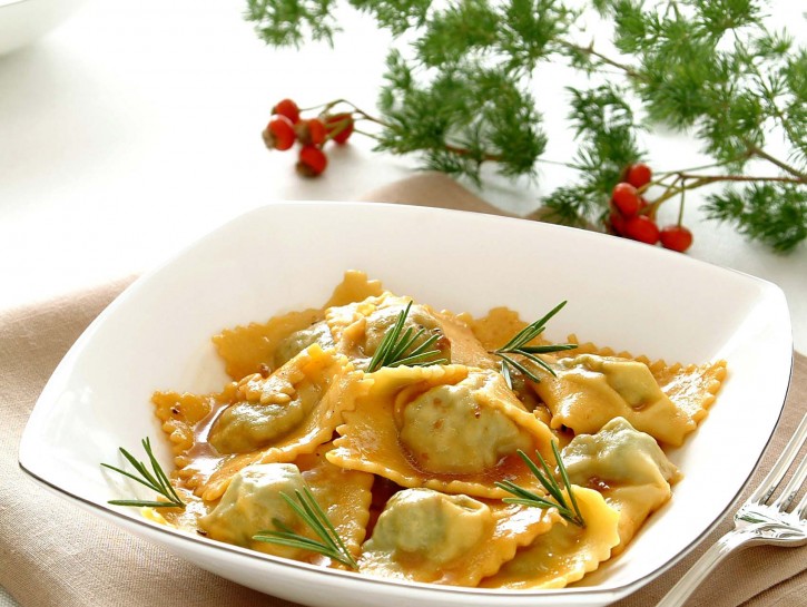 Agnolotti piemontesi conditi con sugo d'arrosto
