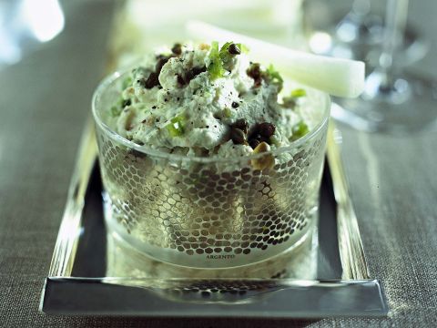 Crema di formaggio con acciughe, capperi