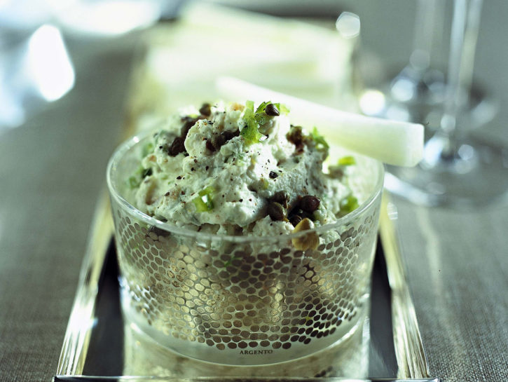 Crema di formaggio con acciughe, capperi