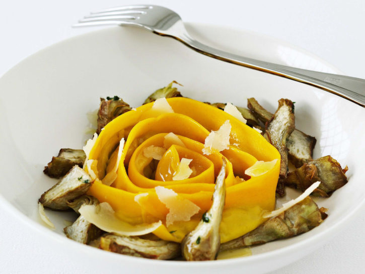 Cannelloni a spirale ripieni di carciofi al burro e timo