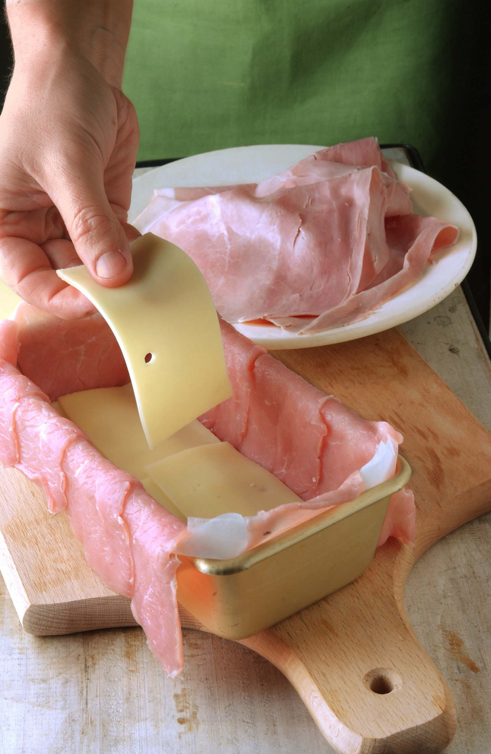 Ricetta Terrina di vitello, prosciutto cotto, fontina e grana Donna