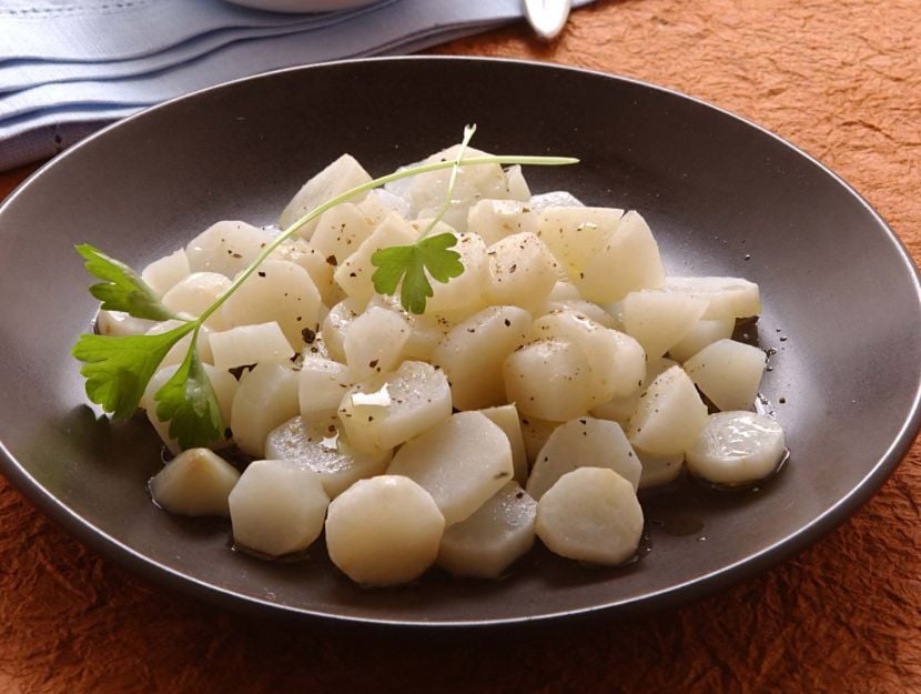 topinambur-con-salsa-di-capperi foto