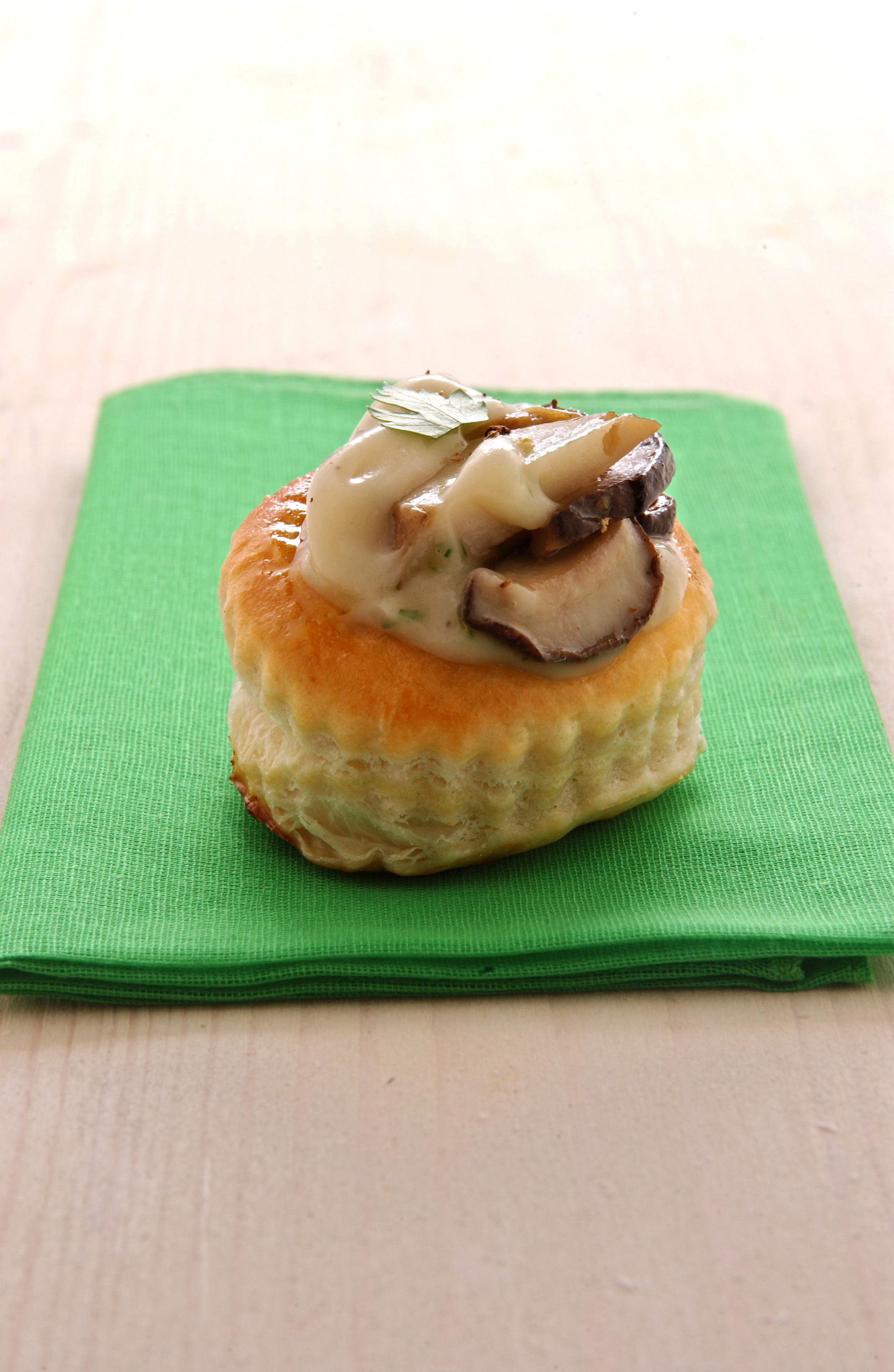 Ricetta Volauvent delicati con porcini e besciamella Donna Moderna