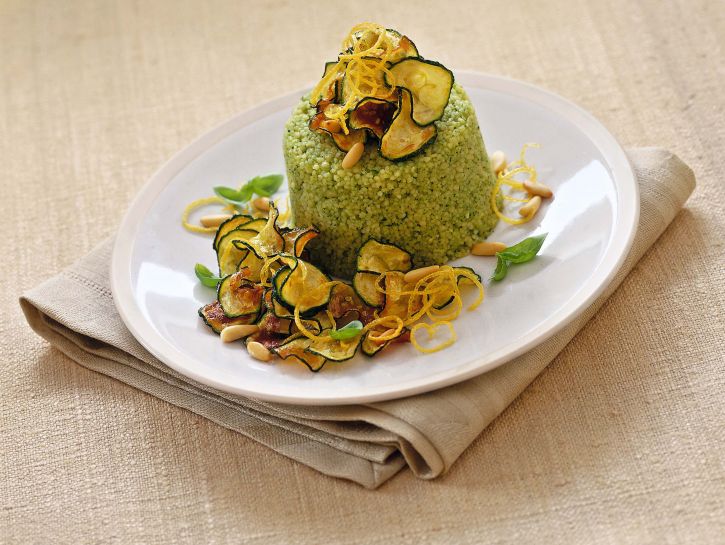 cuscus-al-pesto-di-erbe-con-zucchine-fritte
