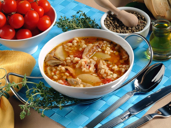 Ricetta Zuppa di orzo con porcini - Donna Moderna