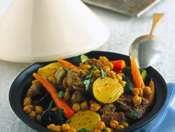 Tajine di agnello con verdure e ceci