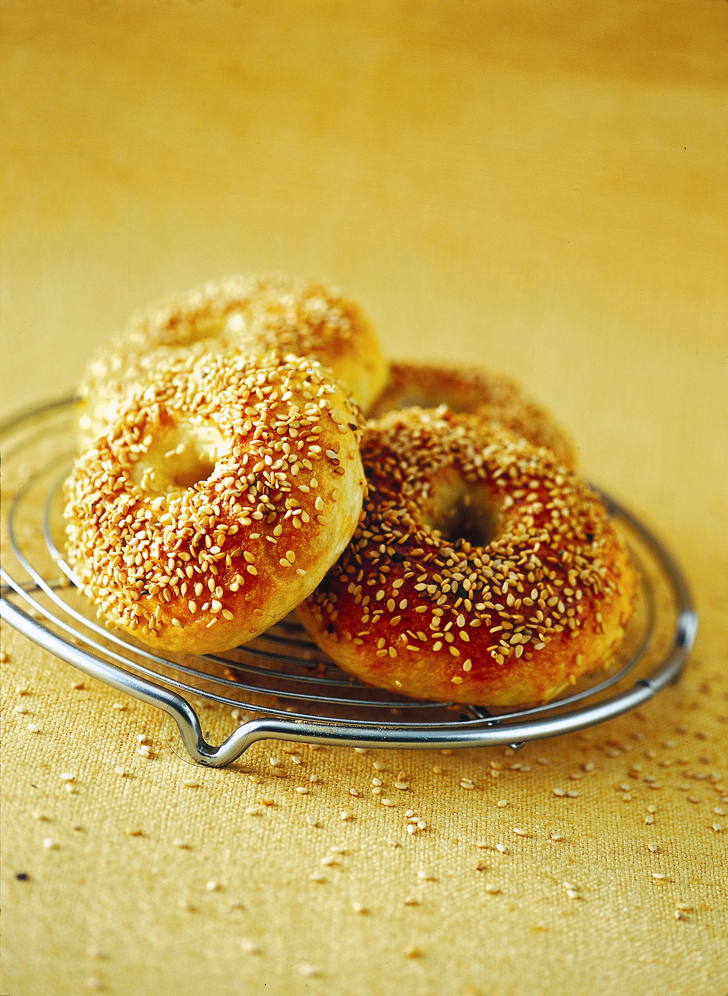 Bagel americani ai semi di sesamo