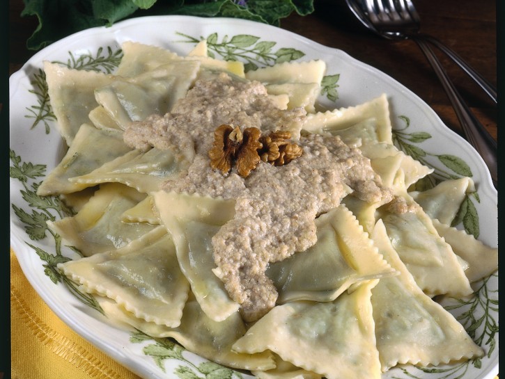 Pansotti di magro alla ligure con salsa di noci