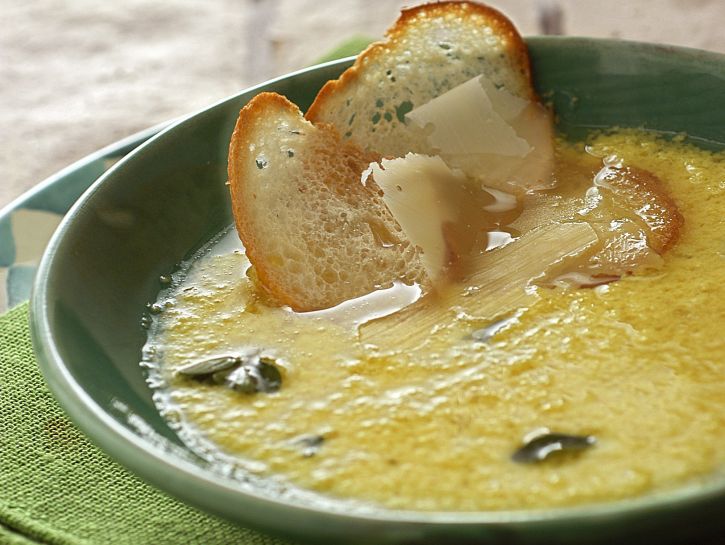 Stracciatella di uova in brodo