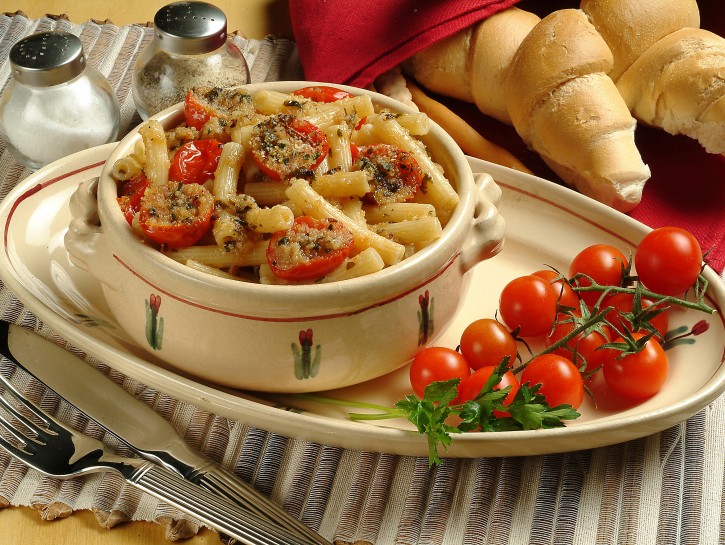 Ricetta Sedanini con pomodori al forno - Donna Moderna