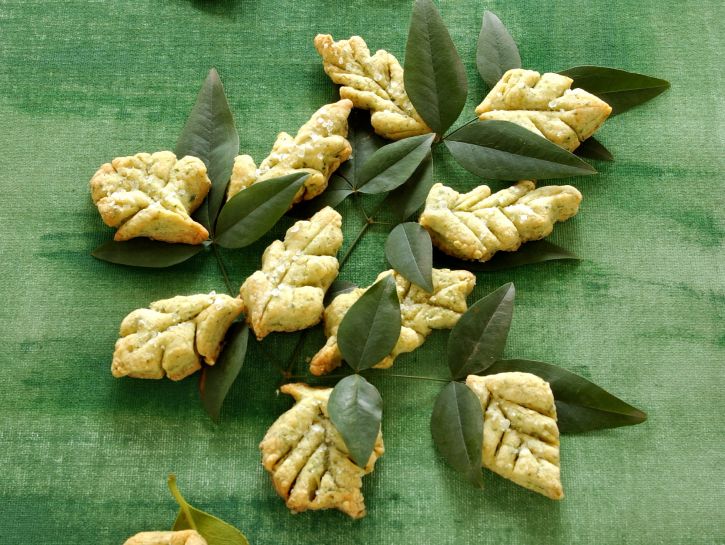 biscottini-salati-alle-erbe foto