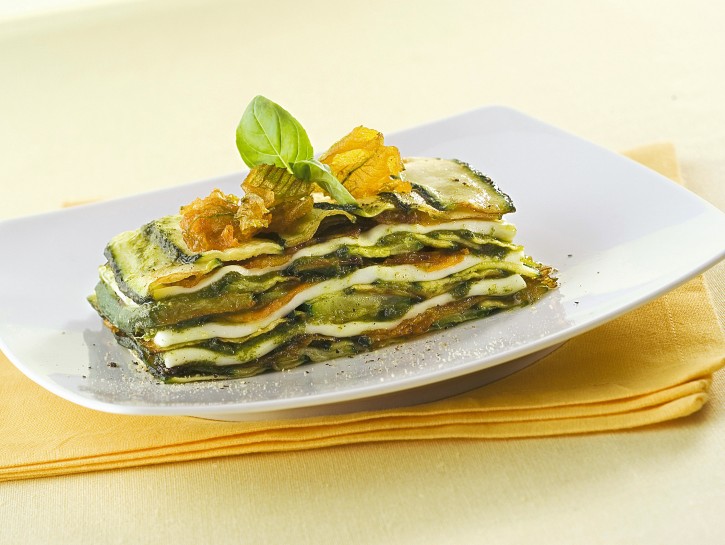 parmigiana-di-zucchine-e-fiori-al-pesto