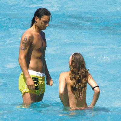 In spiaggia il nudo non c'è più. Ecco chi è in e chi è out
