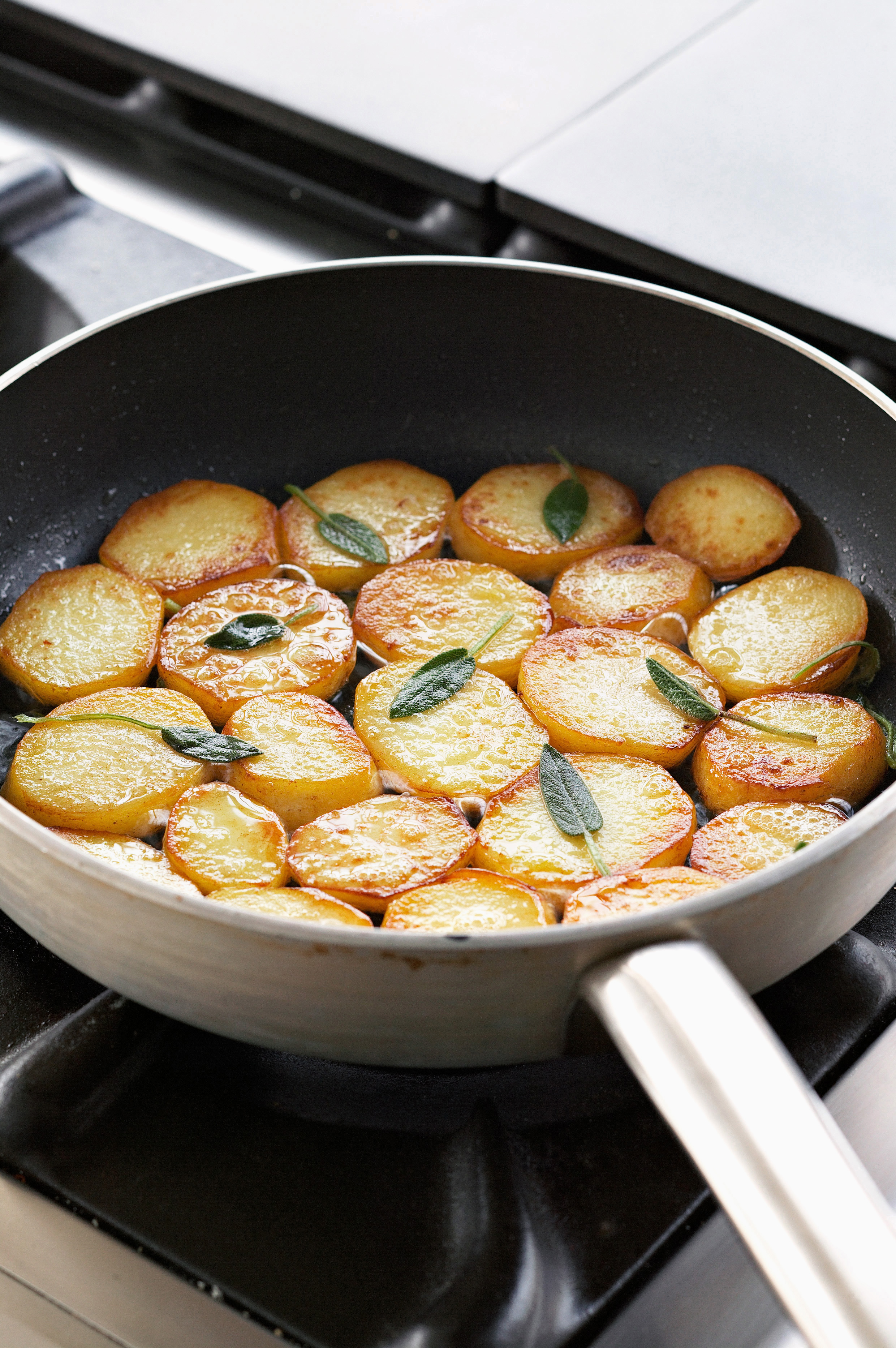 Ricetta Patate In Padella Croccanti Donna Moderna