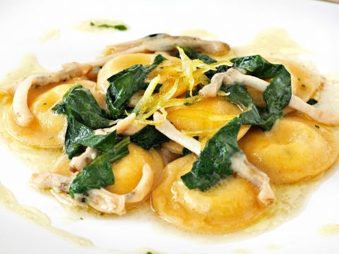 Ravioli al formaggio con i cannolicchi