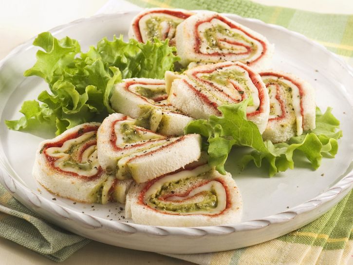 Rotolini di pane tricolore