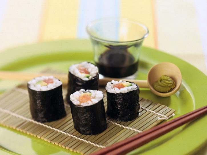 Sushi al salmone affumicato