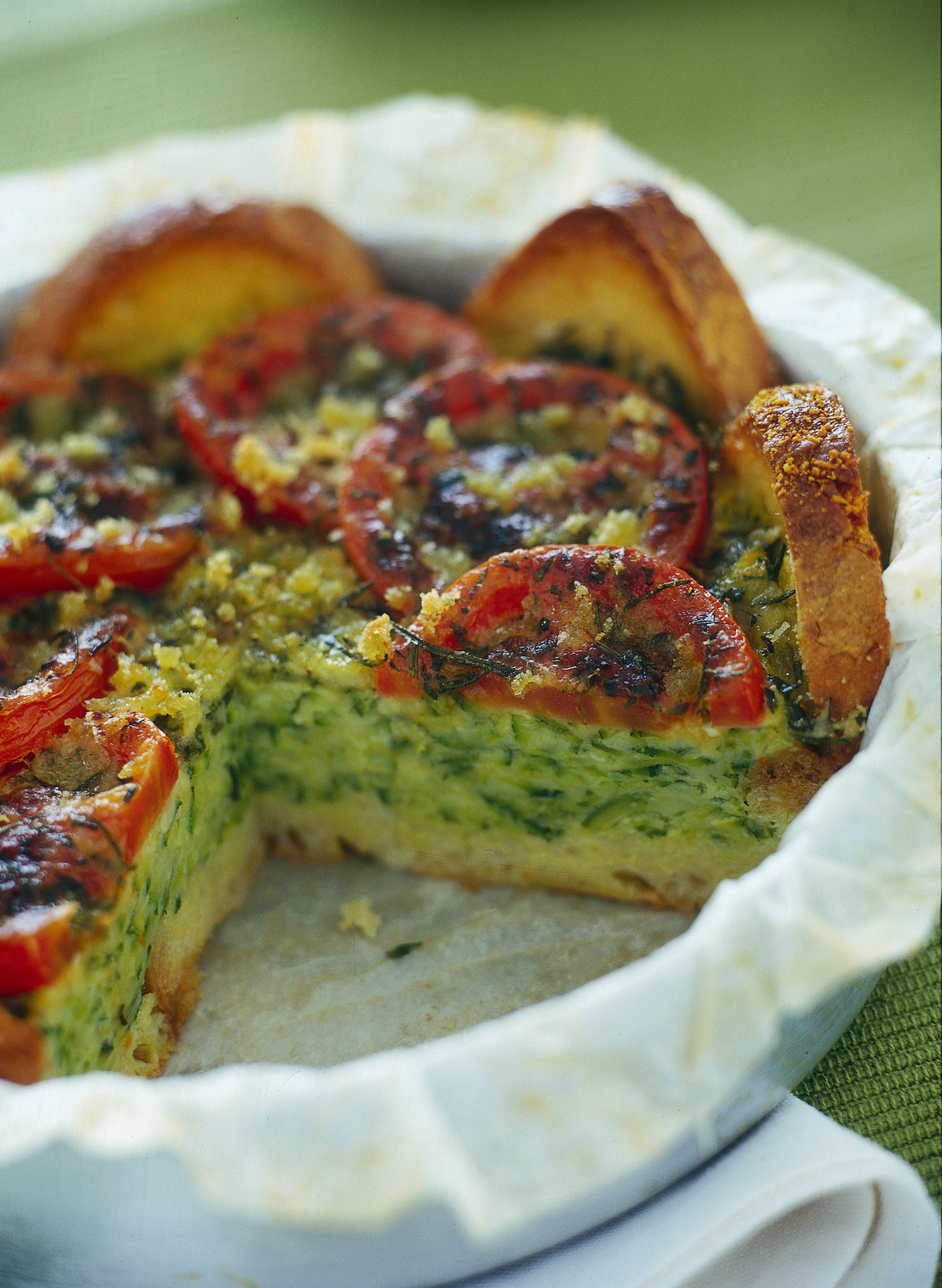 Ricetta Torta di pane, pomodori e zucchine - Donna Moderna