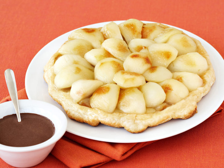 Tarte tatin alle pere con salsa al cioccolato