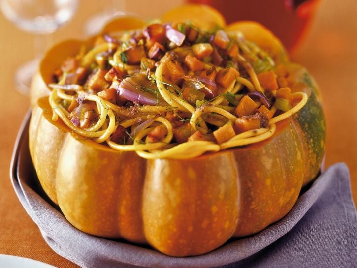 bucatini-alle-verdure-in-salsa-dacciughe
