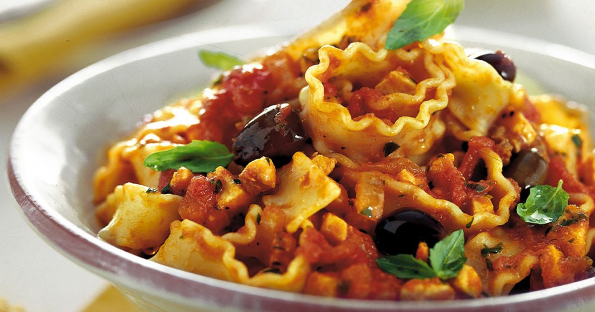 Ricetta Reginette Con Ragu Di Tonno Fresco E Pomodoro Donna Moderna