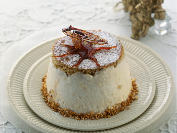 Spumoni al torrone con salsa al caramello