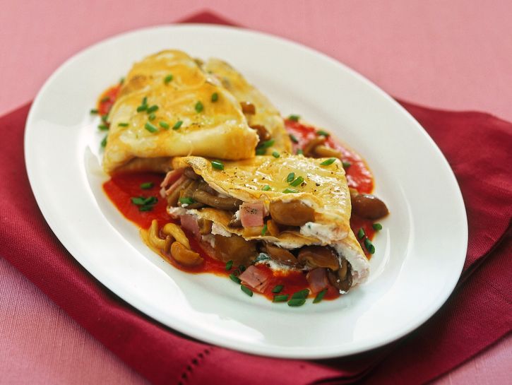 crespelle-con-chiodini-e-ricotta-in-salsa-rossa