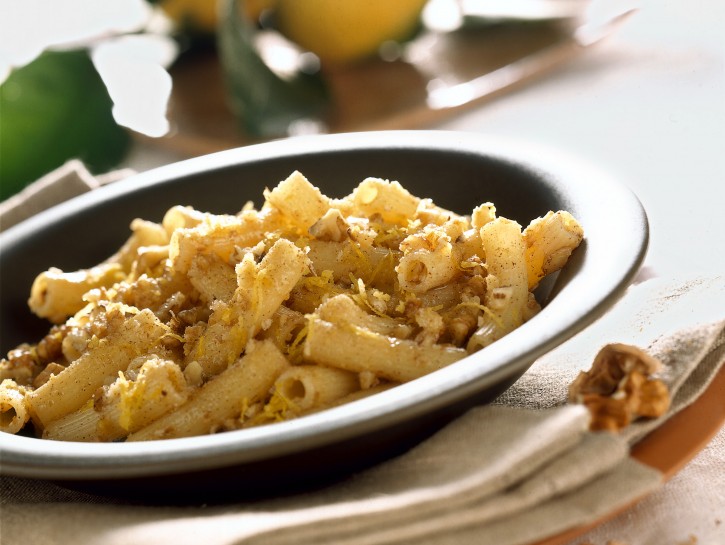 Ricetta Maccheroni con salsa di noci Donnamoderna