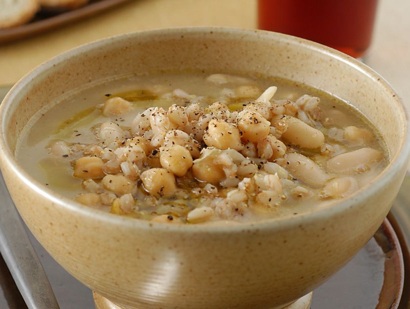 mesciua-zuppa-ligure-di-legumi-e-farro