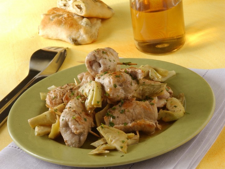 Piccoli involtini di vitello al limone farciti con carciofi