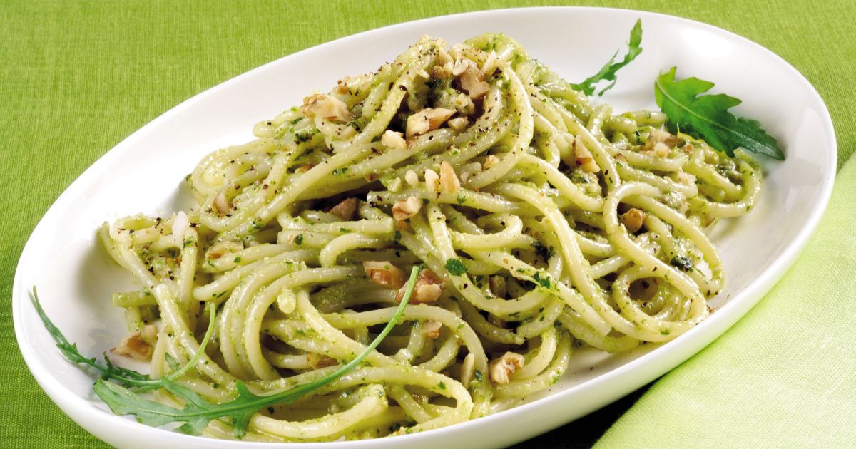 Ricetta Pasta al pesto di zucchine e rucola Donna Moderna
