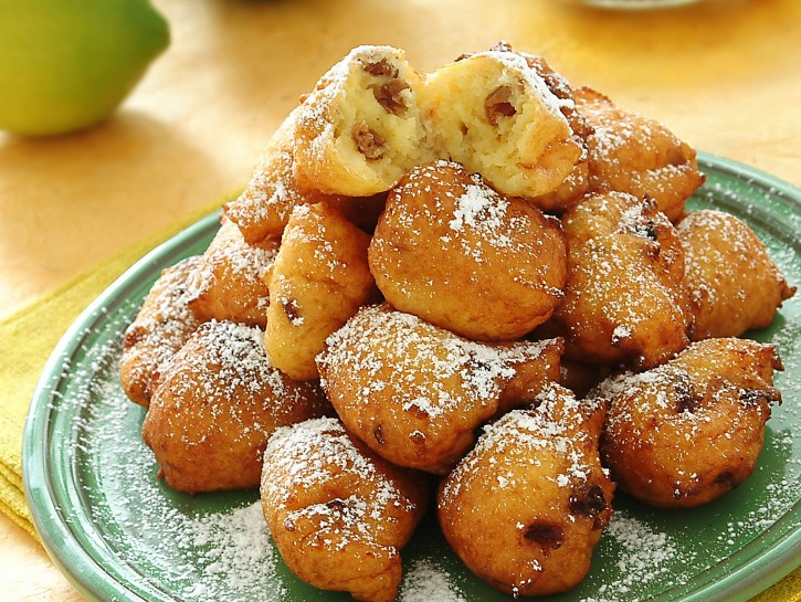 Fritole all'uvetta