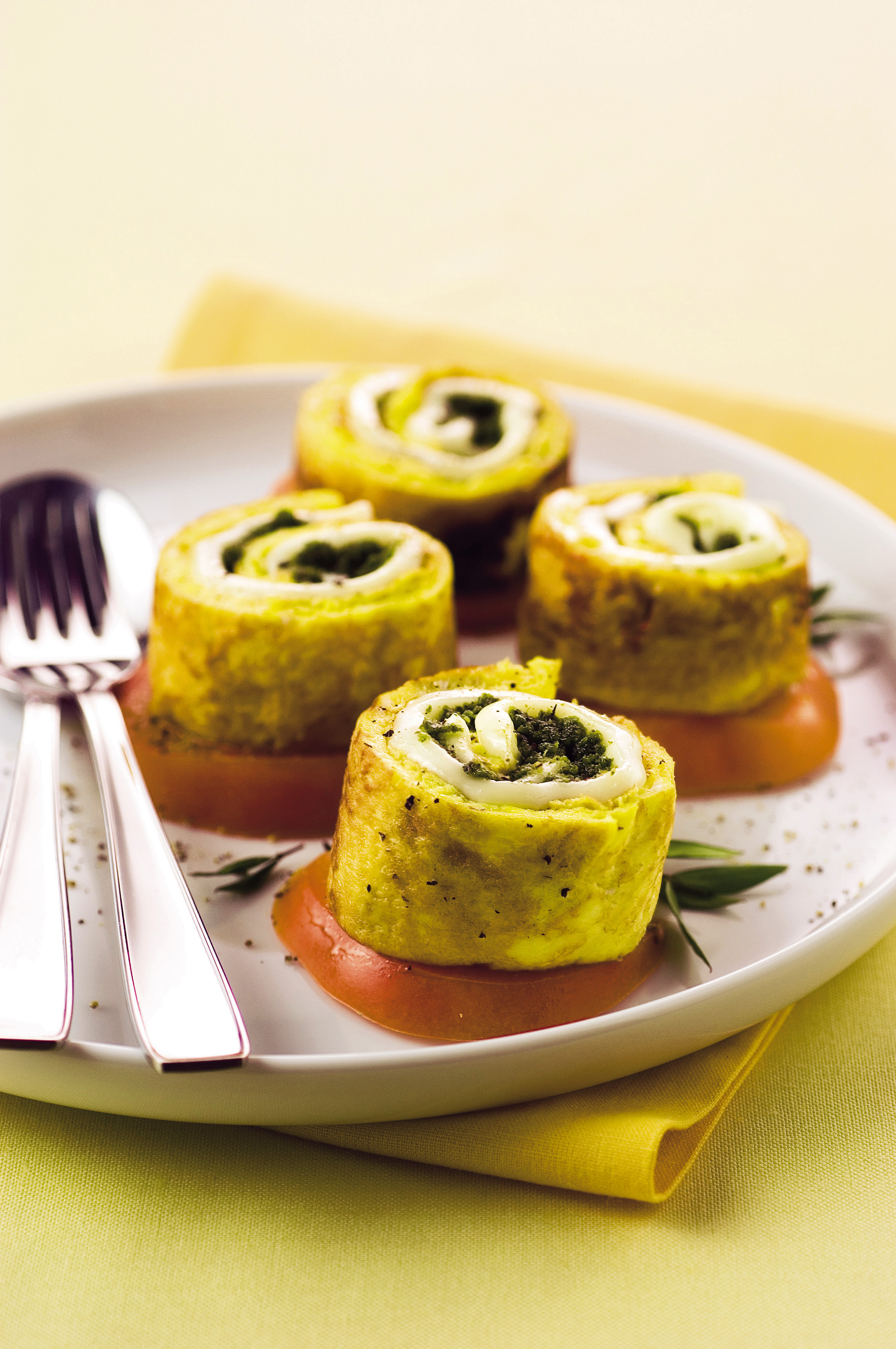 Ricetta Rotolini di frittata al pesto Donna Moderna