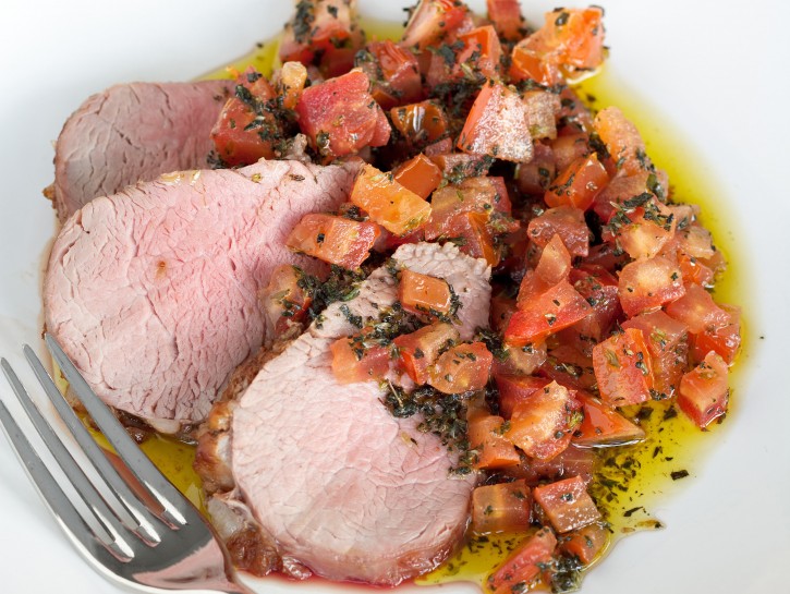 Filetto al sale con salsa di erbe
