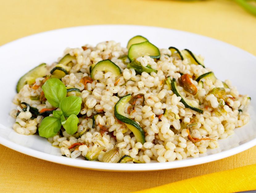 ricetta orzotto-con-zucchine-e-fiori-di-zucca