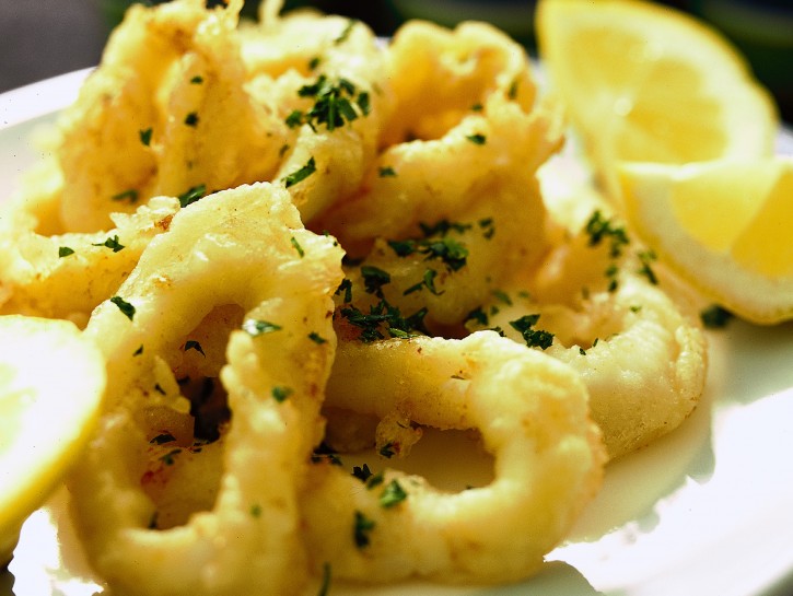Anelli fritti all'aglio