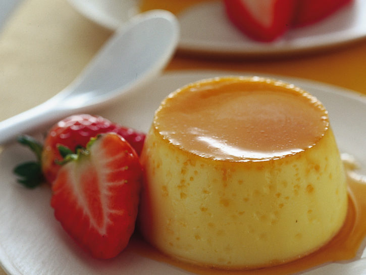 Crème caramel con le fragole