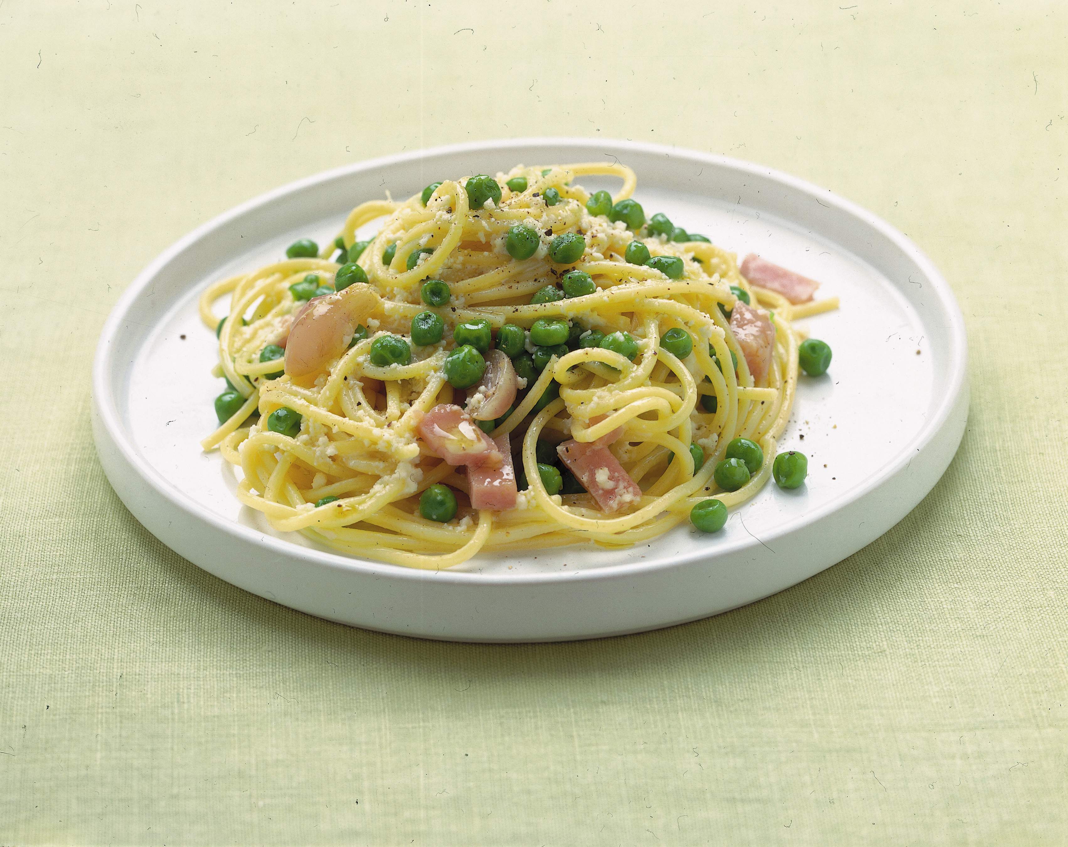Ricetta Pasta alla carbonara con prosciutto Donna Moderna
