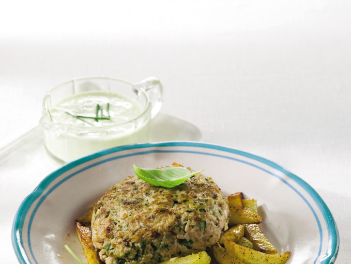 Hamburger di vitello con salsa allo yogurt e feta