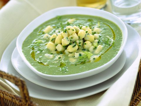 Gnocchetti morbidi con vellutata di scarola