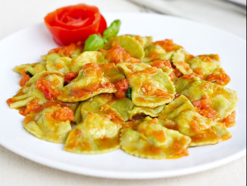 ricetta pansotti-di-gamberi-e-zucchine-al-pomodoro