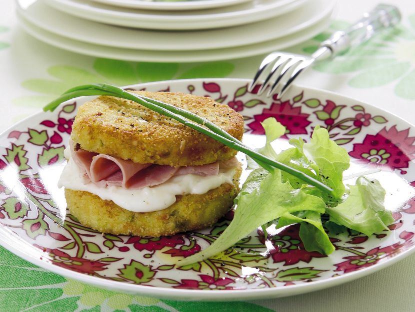 hamburger-di-patate-farcito-al-cotto-e-stracchino preparazione