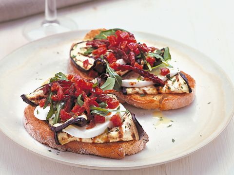 Bruschette con salame piccante