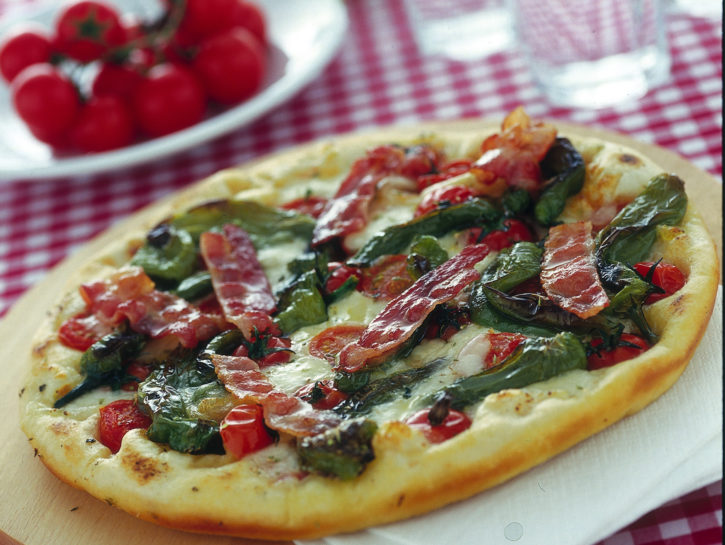 Pizza con bacon e friarelli