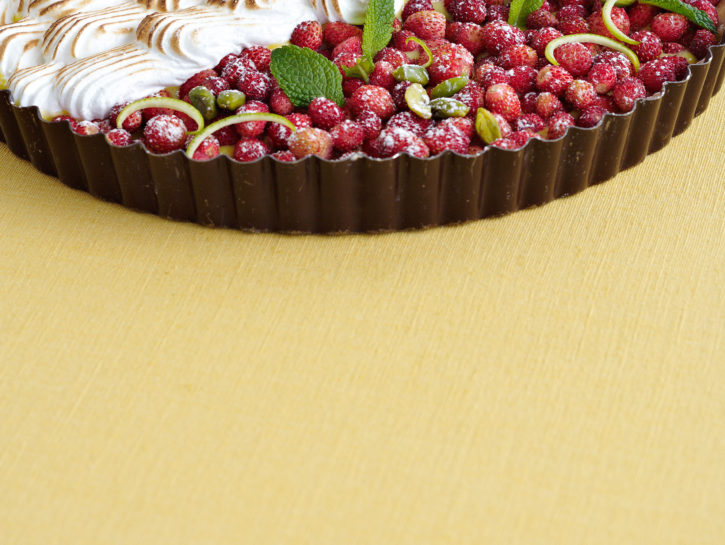 Torta al limone con fragoline e meringa