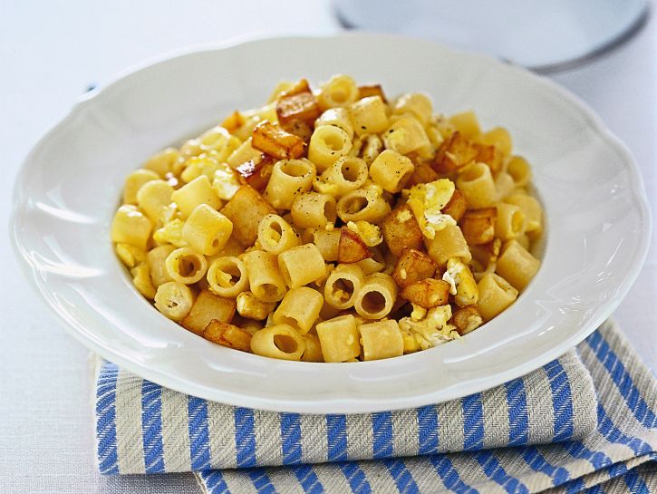 Pasta con uova e pecorino alla calabrese