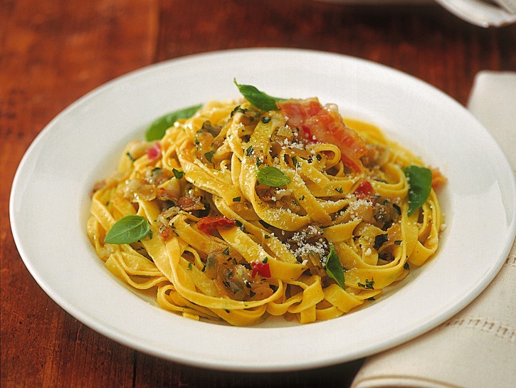 Tagliatelle aromatiche al lardo