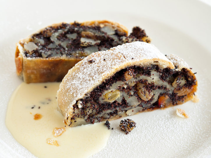 Strudel con pere e semi di papavero