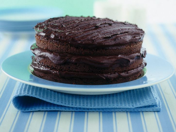 dolce-al-cacao-con-uvetta-pere-e-rum preparazione